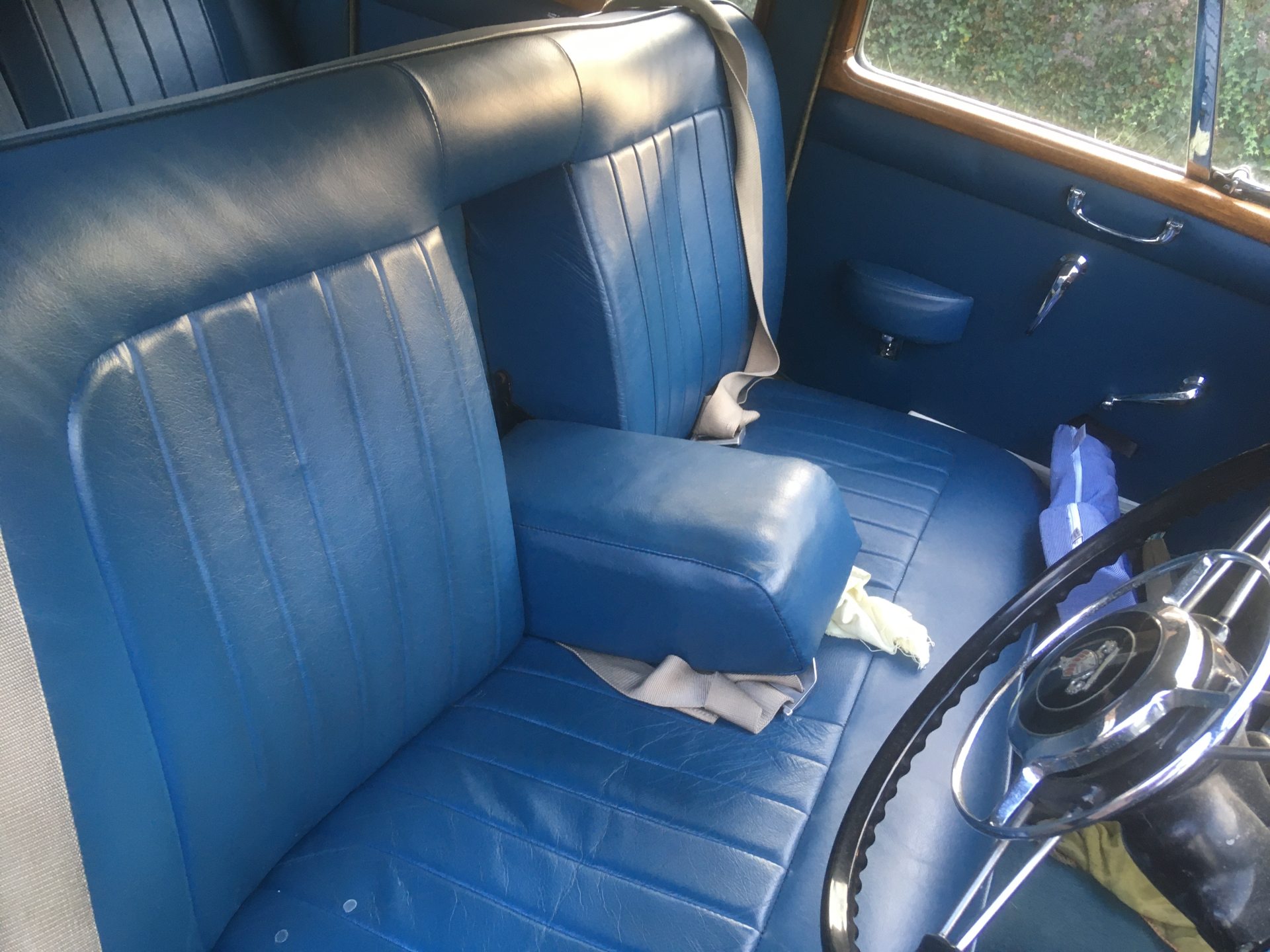 Angela 4 adj